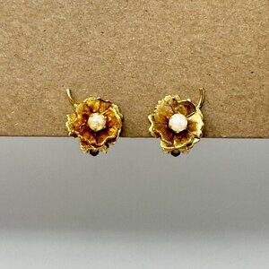 Vintage‎ Flower Earrings Clip-On Imitation Pearl Gold-Tone Dainty Feminine Retro